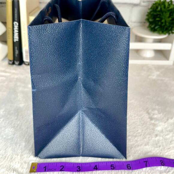 Louis Vuitton Special Christmas 2024 Shopping bag - Picture 7 of 7